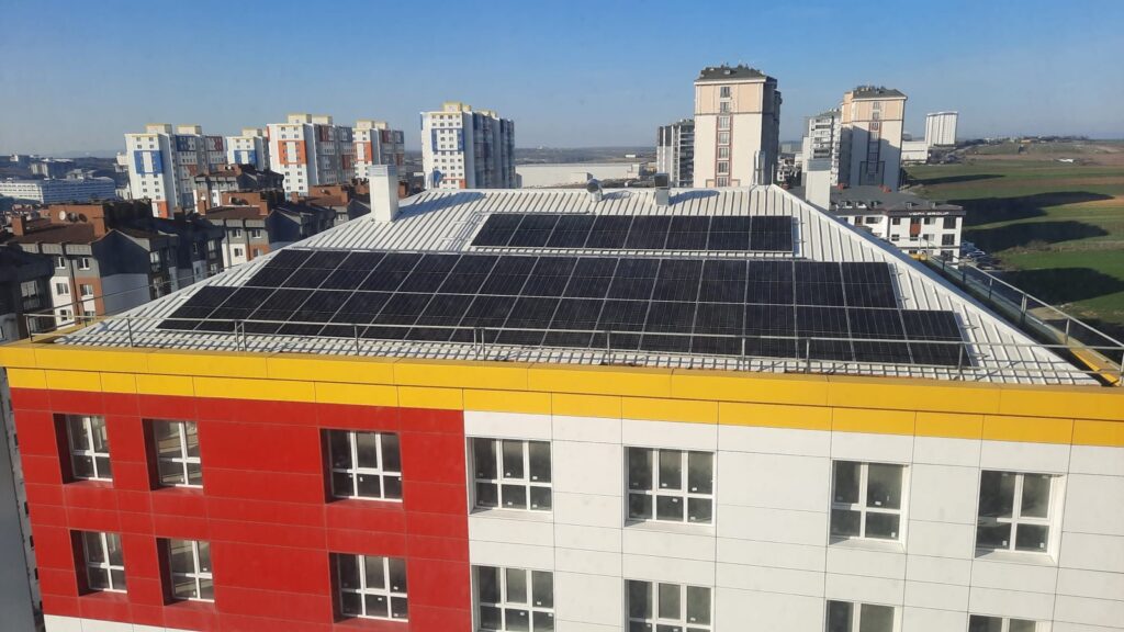 56 kWp çatı GES, Arnavutköy / İstanbul – çatı panel sahası