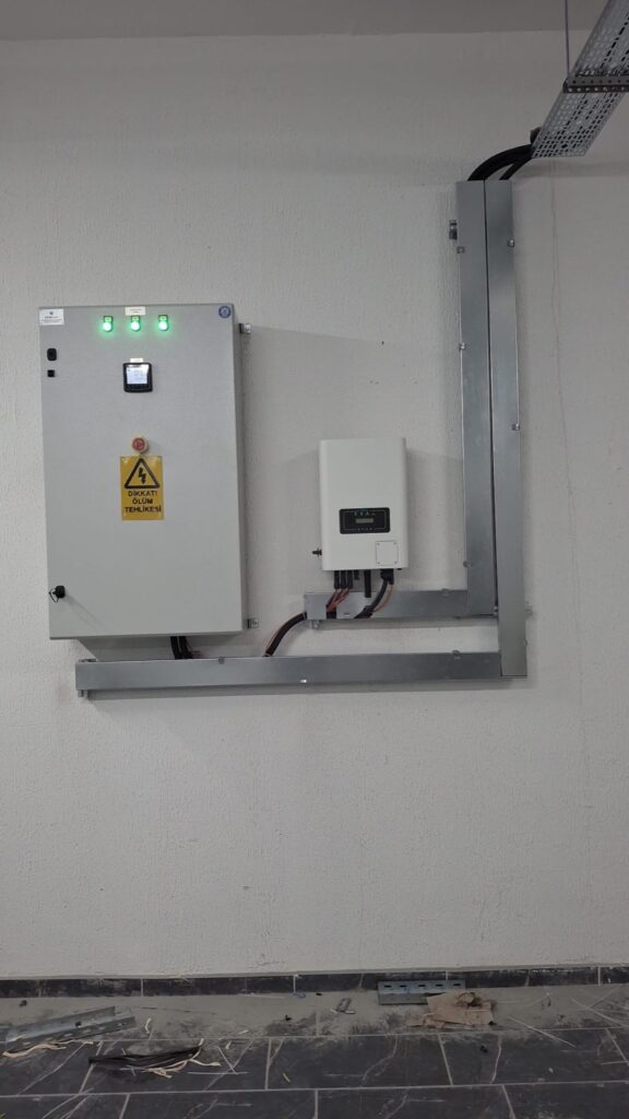 56 kWp çatı GES, Arnavutköy / İstanbul – AC pano ve inverter