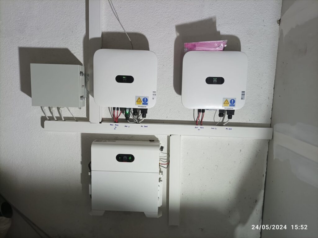 75 kWp çatı GES, Arnavutköy / İstanbul – inverter ve batarya montajı