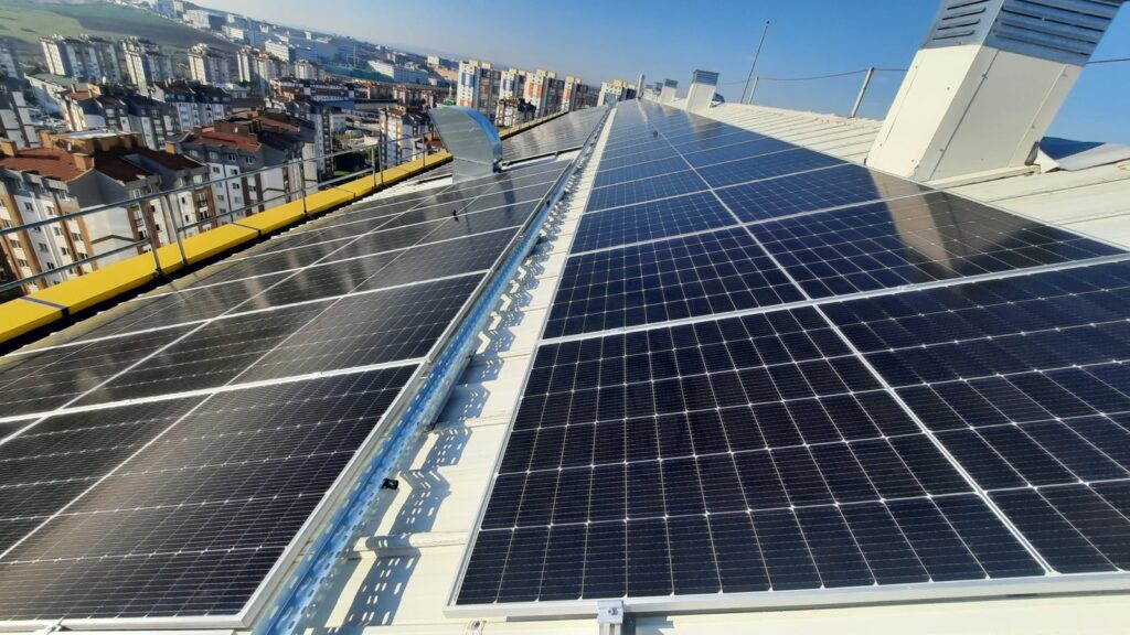 75 kWp çatı GES, Arnavutköy / İstanbul – panel sahası